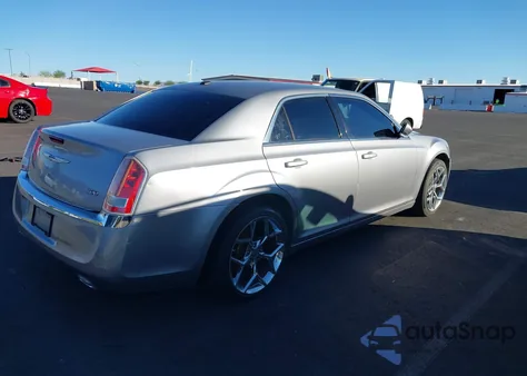 2014 Chrysler 300 z USA, uszkodzony, nr VIN 2C3CCAAG7EH181109